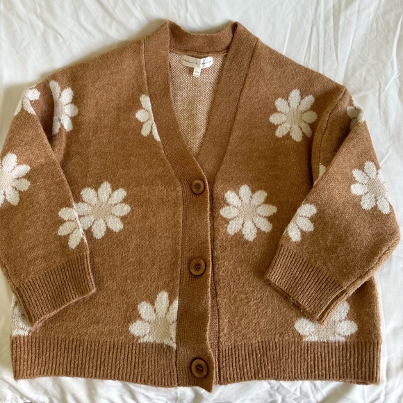 Chelsea & Theodore floral sweater - Picture 2 of 3